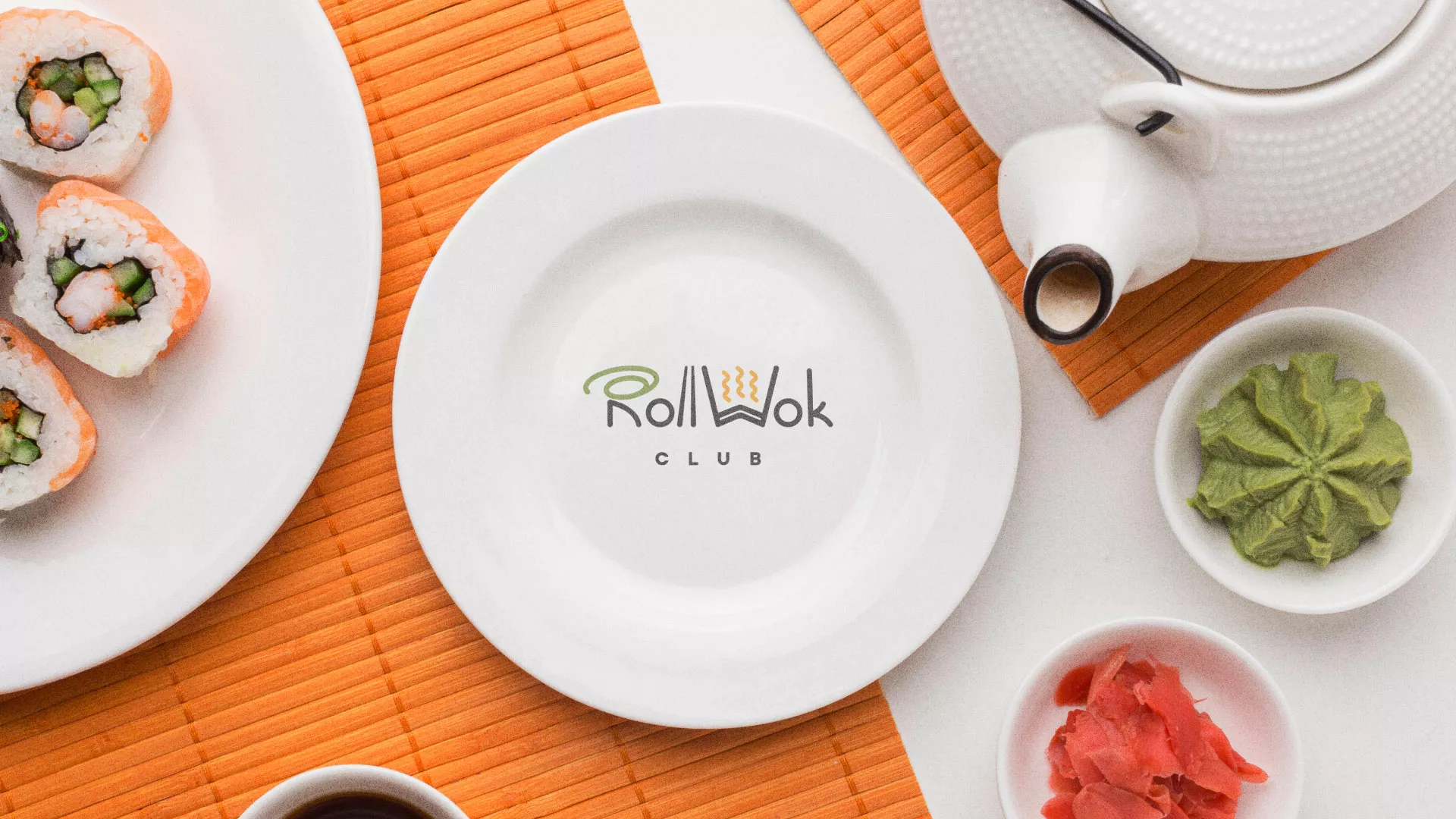 Разработка логотипа и фирменного стиля суши-бара «Roll Wok Club» в Улане-Удэ